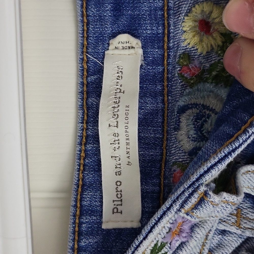 pilcro and the letterpress slim boyfriend embroidered shorts 30" waist - Picture 5 of 12